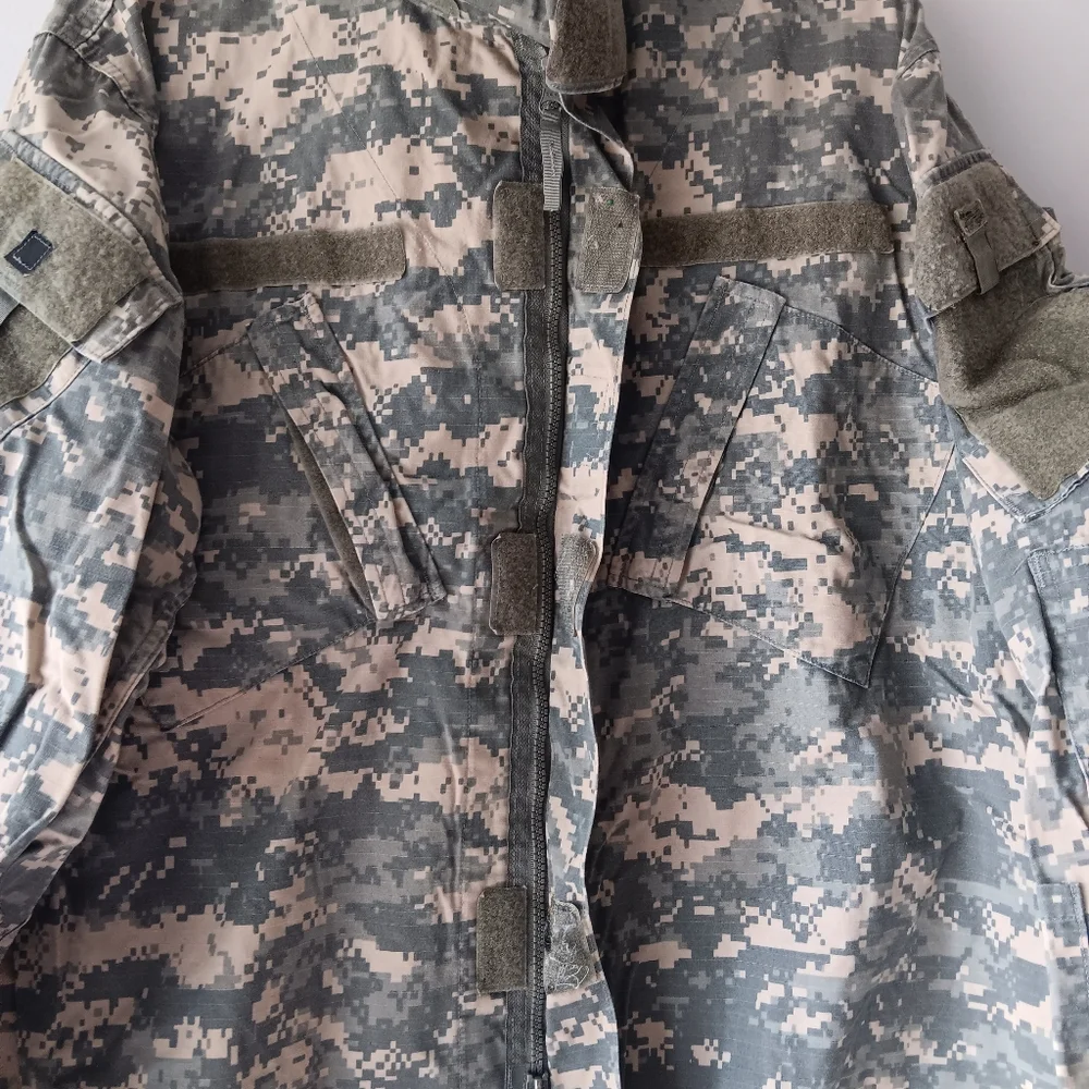 U.S. Army Coat Combat Uniform Nylon Cotton 50/50 Digital Camo Large Regular